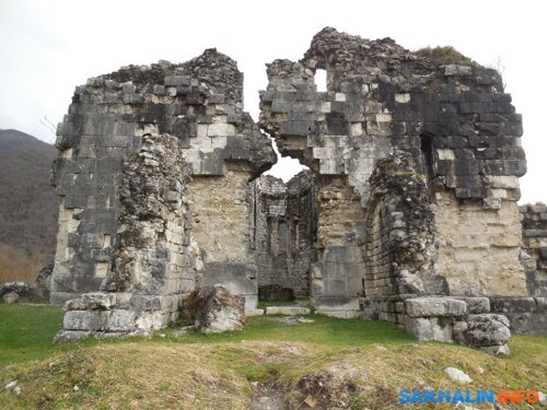 Руины Бзыбского храма